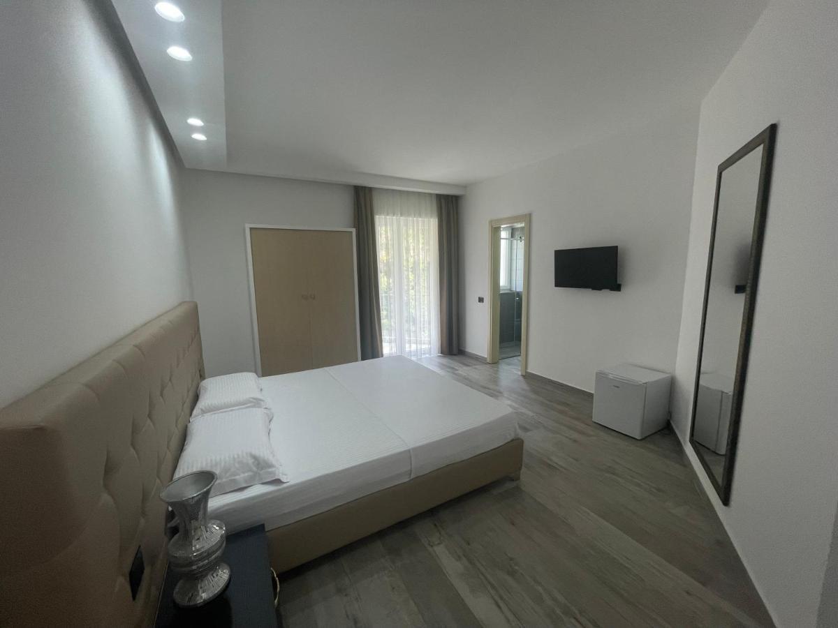 Mille Amici Hotel Shëngjin エクステリア 写真