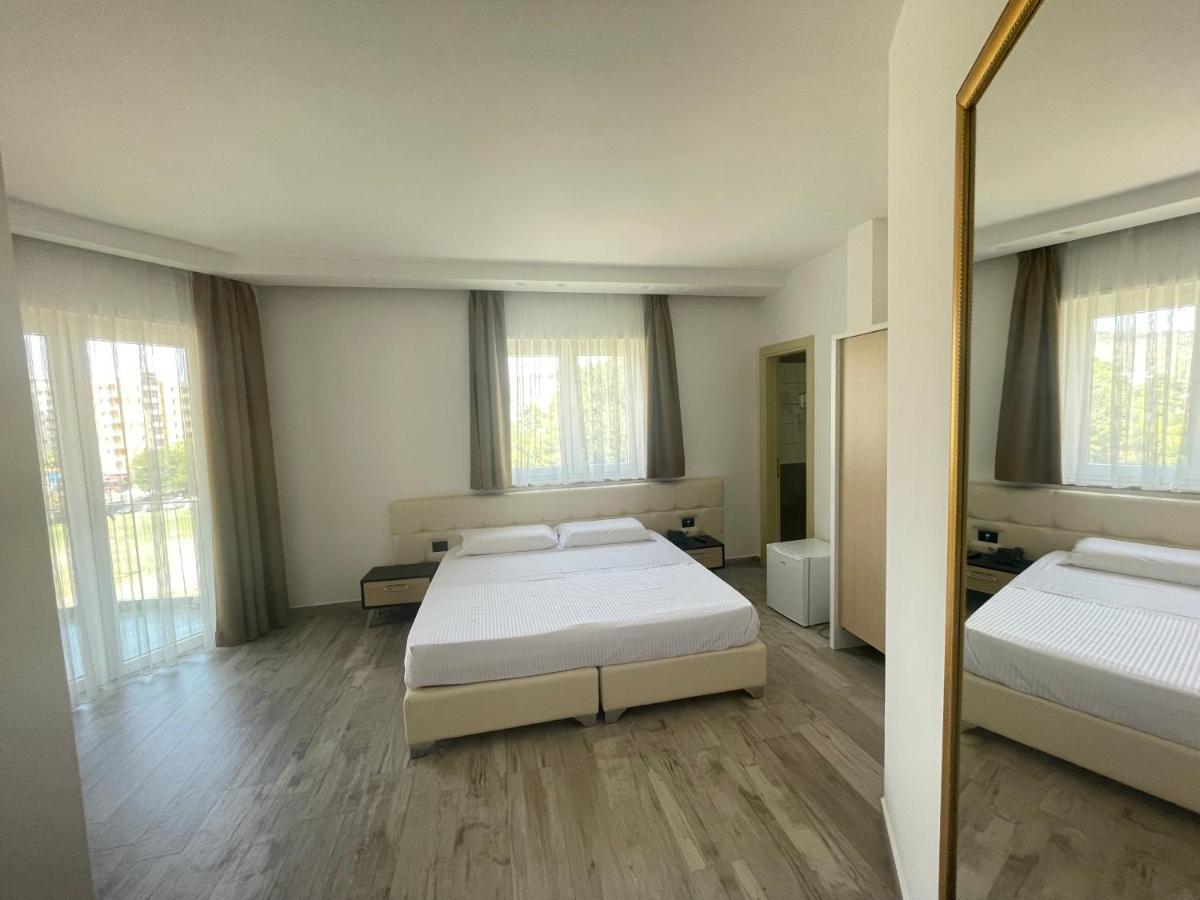 Mille Amici Hotel Shëngjin エクステリア 写真