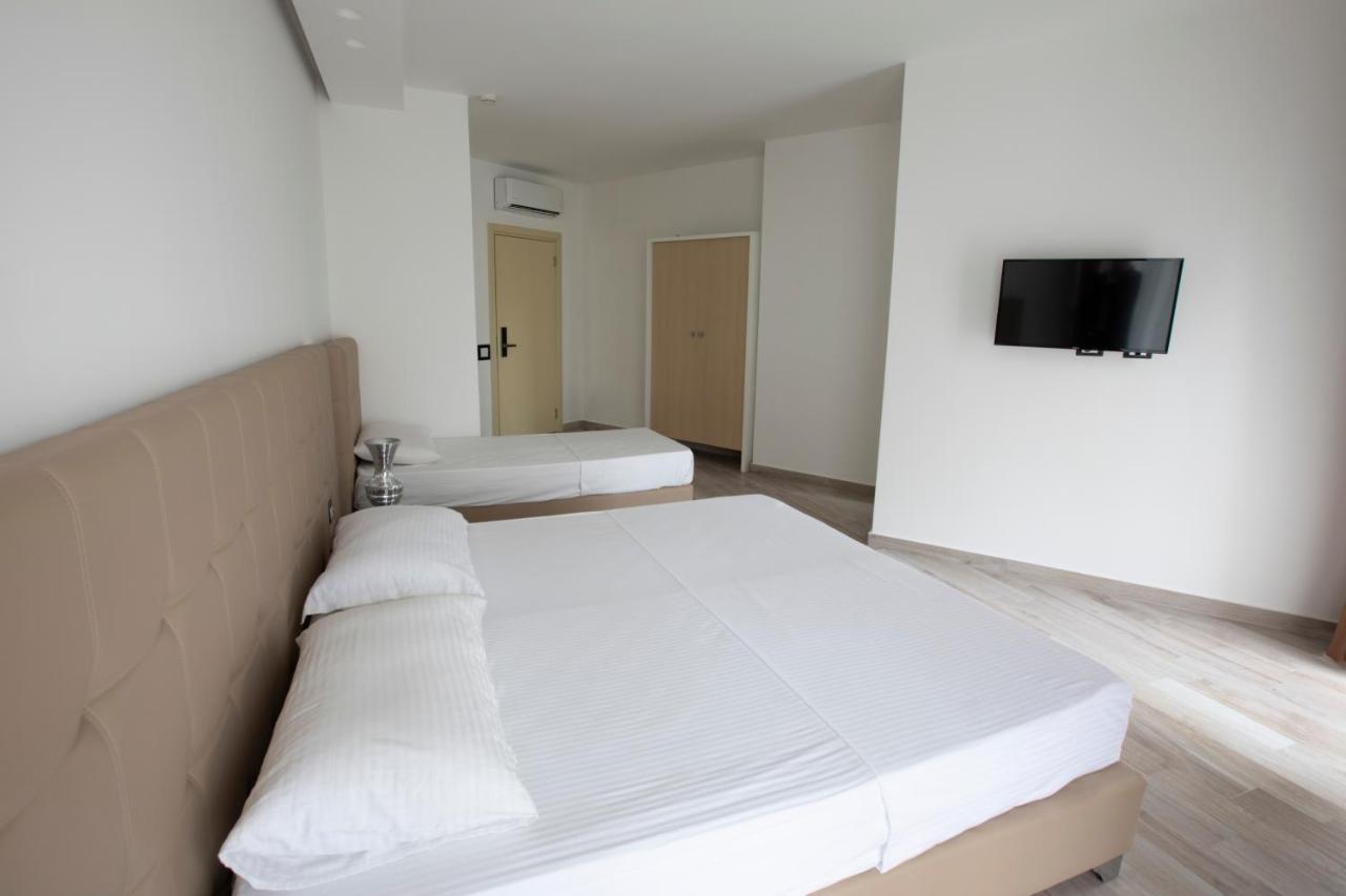 Mille Amici Hotel Shëngjin エクステリア 写真